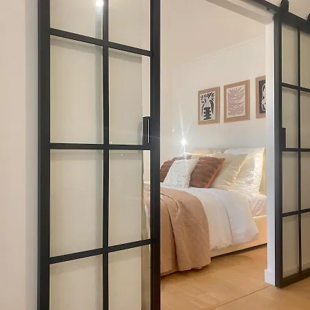 Peaceful & Elegant Retreat In The Heart Of Town *