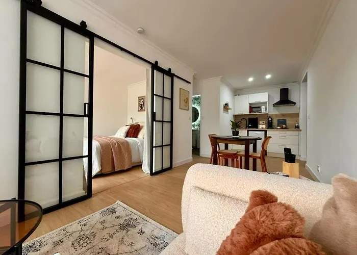 Peaceful & Elegant Retreat In The Heart Of Town *