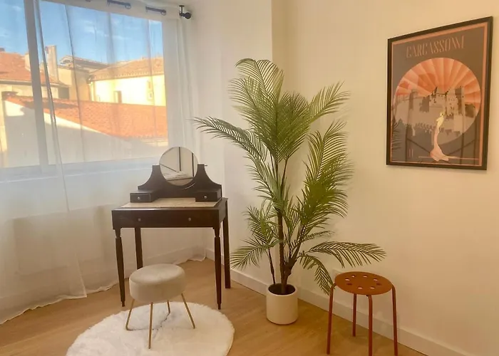 Apartment Peaceful & Elegant Retreat In The Heart Of Town *